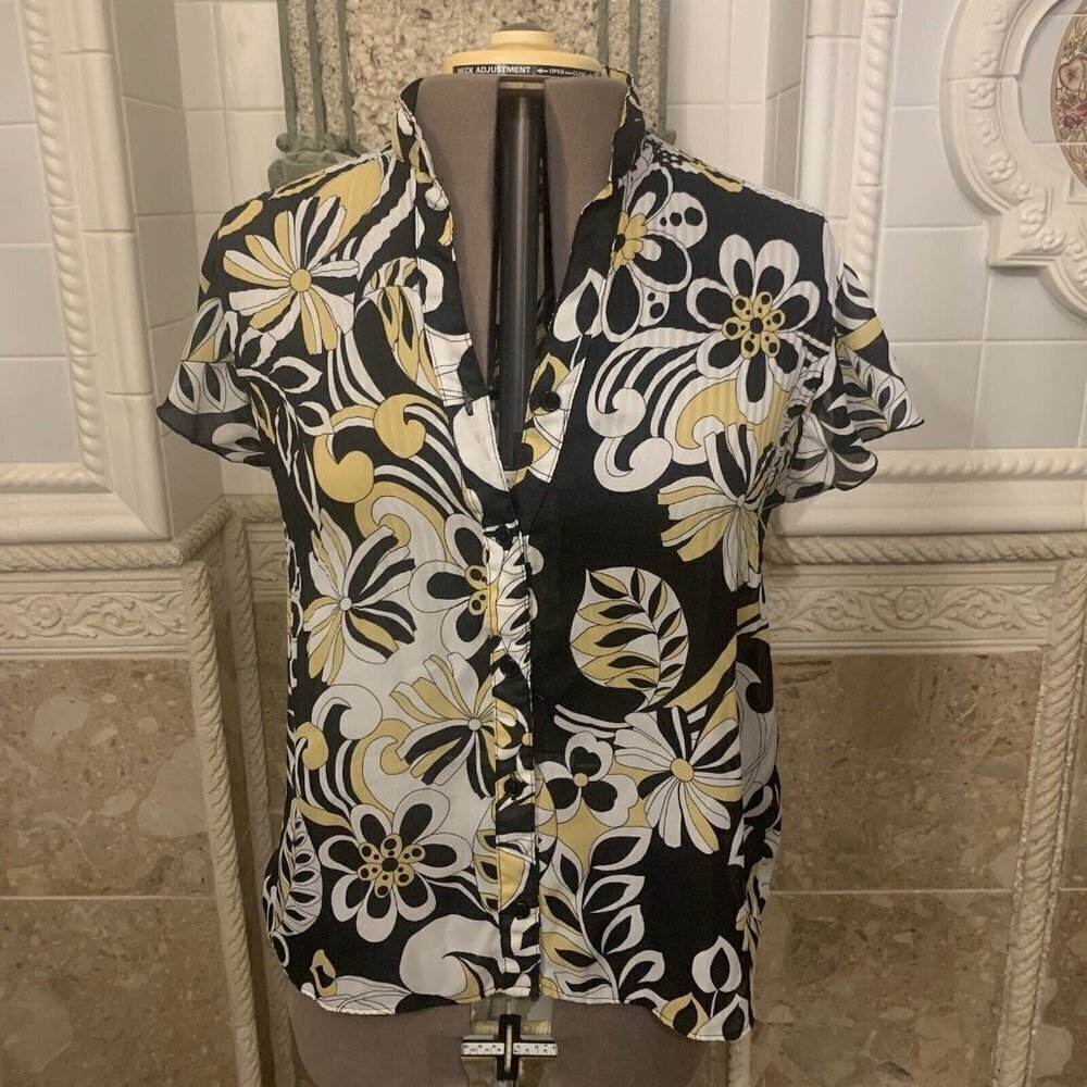 Serenade. Size Large. Flutter Short Sleeve. Button up. Chiffon. B52